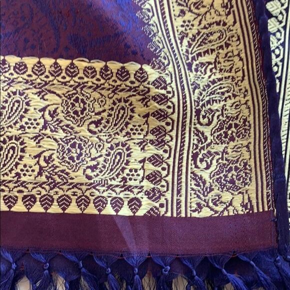 Vintage silk navy burgundy Jaquard gold shawl - Picture 9 of 10